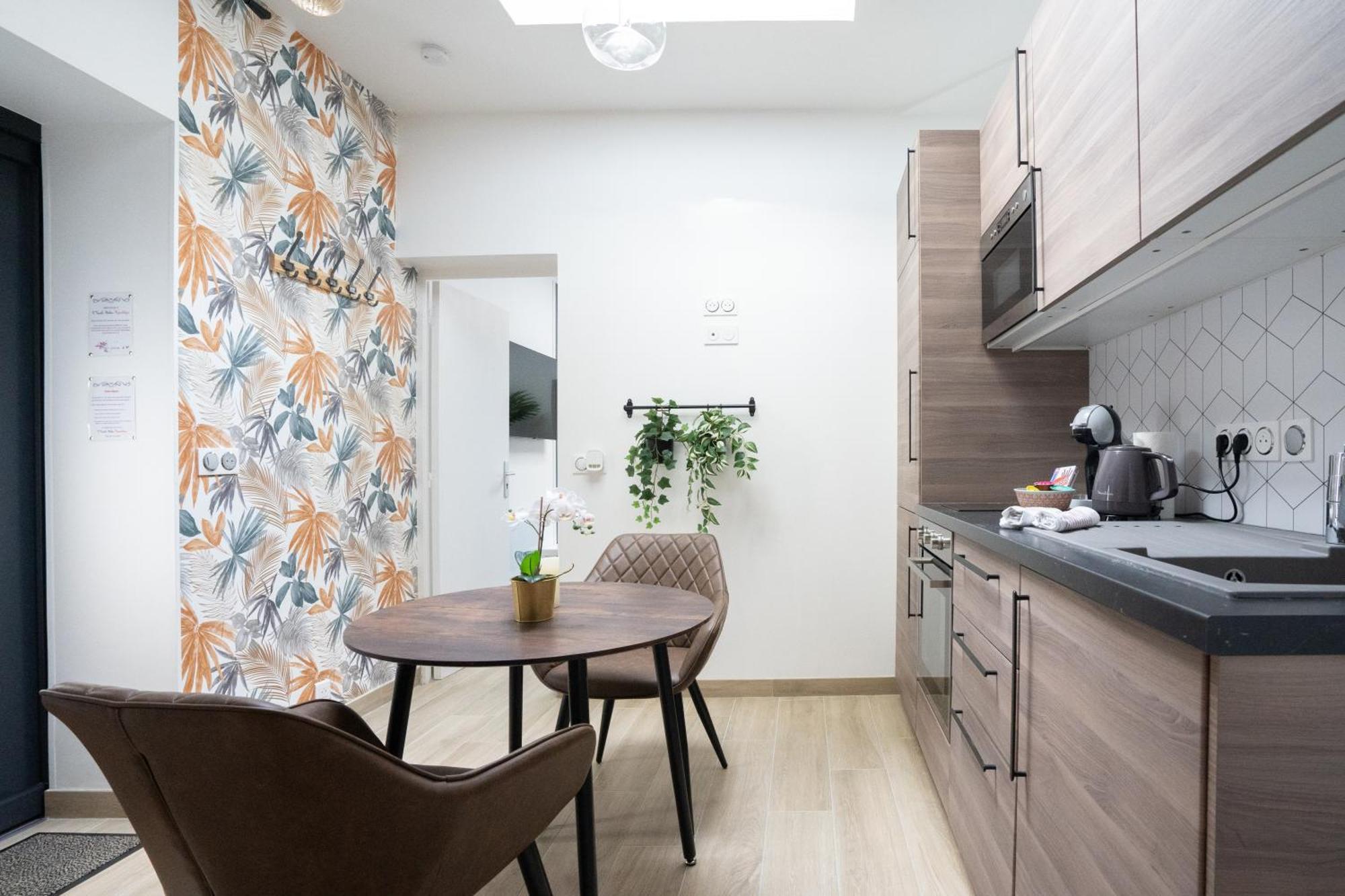 L'Escale Balneo'Romantique - Loveroom - Jacuzzi & Petit Dejeuner 马恩河畔维列 外观 照片